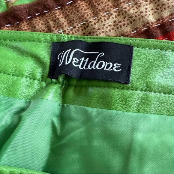 Green Pleated Faux Leather Green Mini Skirt - Picture 9 of 9